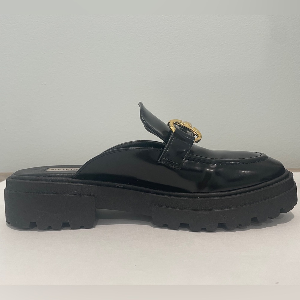 STEVE MADDEN Missk Black Patent Leather Chunky Lug Platform Mule Loafers (7) - Picture 6 of 15